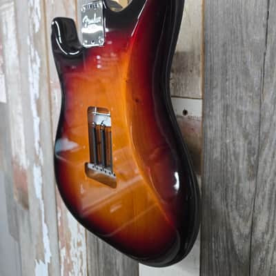 Fender American Professional Stratocaster with Rosewood Fretboard 2017 -Sunburst image 12