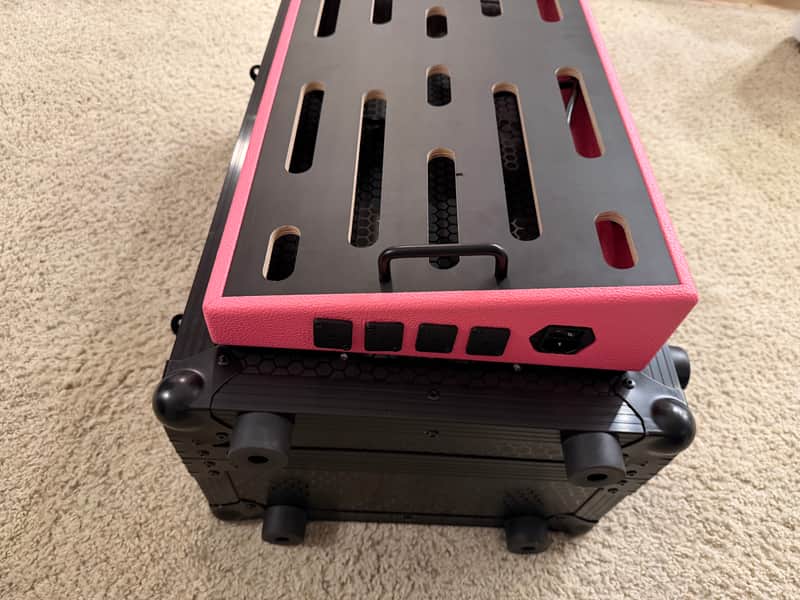 Creation Music Company Pedalboard (24x12.5) w/ Road Case image 1