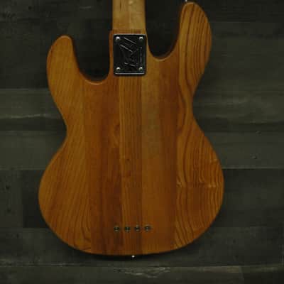 Peavey T40 Bass Guitar image 5