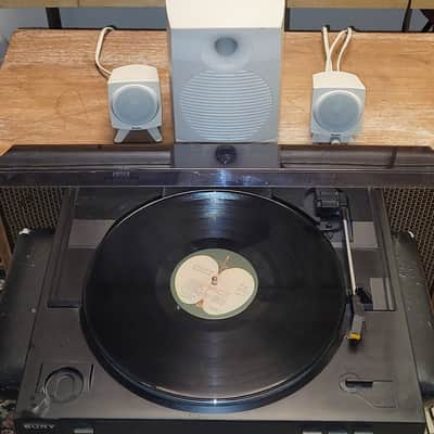 Sony/Bose PORTABLE TURNTABLE SYSTEM. TINY HI-FI. AMAZING SOUND 2000's B&W image 1