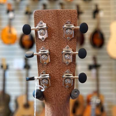 Martin 000 Jr-E All-Sapele Acoustic-electric Guitar w/Padded Gig Bag image 8