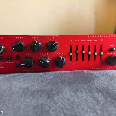 Darkglass Alpha Omega 900 Centurion (édition limitée rouge) + housse image 7