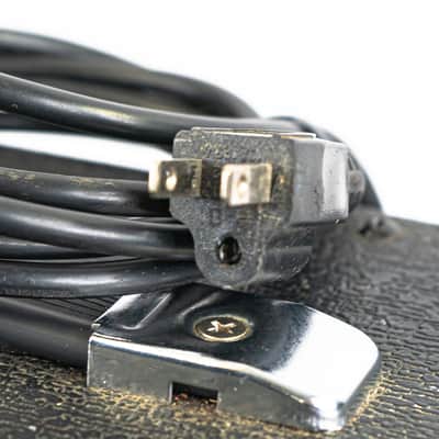 Silvertone Smart III Guitar Combo Practice Amp w/ 2-band EQ, Headphone Out image 5