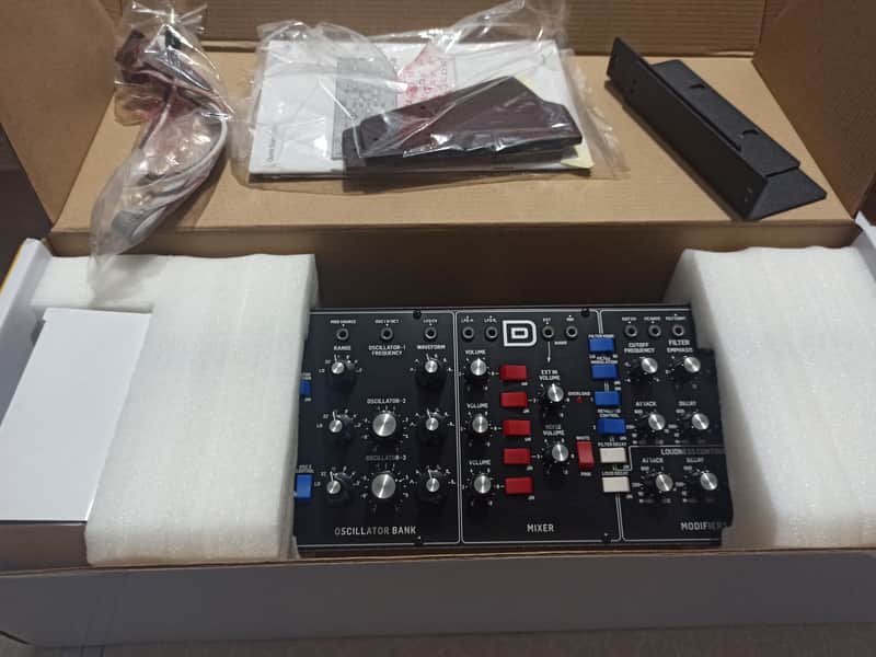 Behringer Model D Analog Synthesizer 2018 - Present - Black image 1