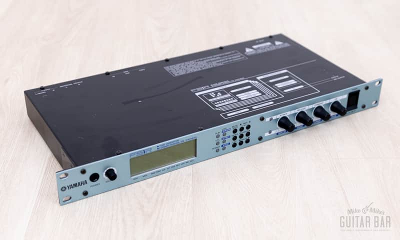 Yamaha FS1R Formant Shaping / FM Synthesis Tone Generator Rackmount Synthesizer image 1