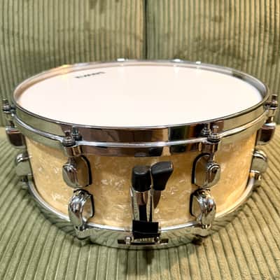 Vintage Tama Starclassic Performer 5.5x14 Snare — 1st Gen 1994-96 MIJ, Pearl White, 8-Ply Philippine Mahogany/Birch, Die-Cast Hoops (Video Demo) image 8