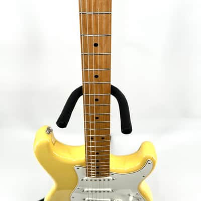 Fender Player Stratocaster with Maple Fretboard 2020- Buttercream image 6