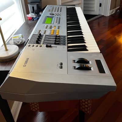 Yamaha Motif ES 6 Production Synthesizer 2000s - Gray