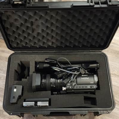 Sony HVR-Z1U Professional HDV Camcorder Kit - Wheeled SKB Case, Remote & Dummy Battery image 2
