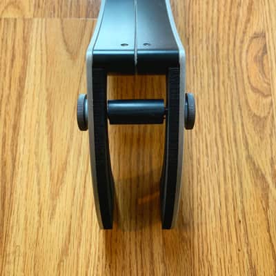 Performaxe Electric Guitar Leg Rest - Brushed Aluminum. Excellent condition! image 4