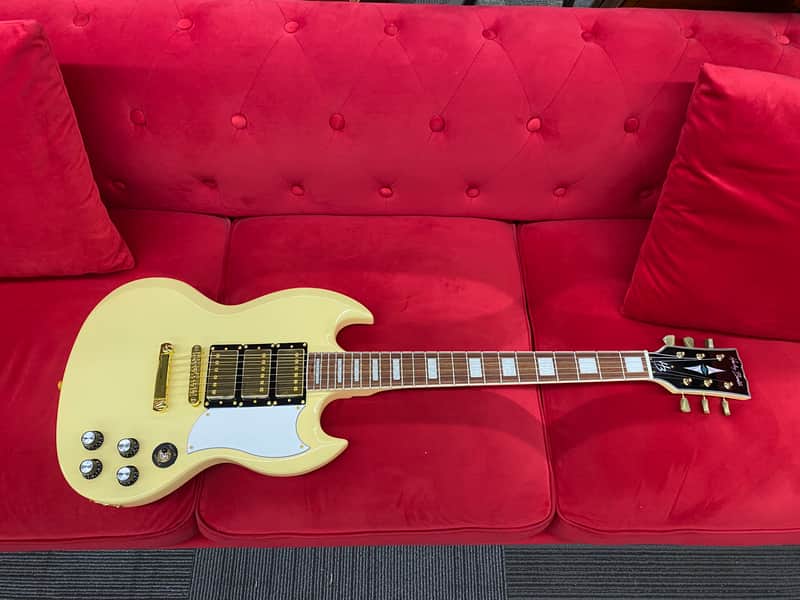 Harley Benton DC-600 VI Triple Pickup SG Custom - Vintage Ivory