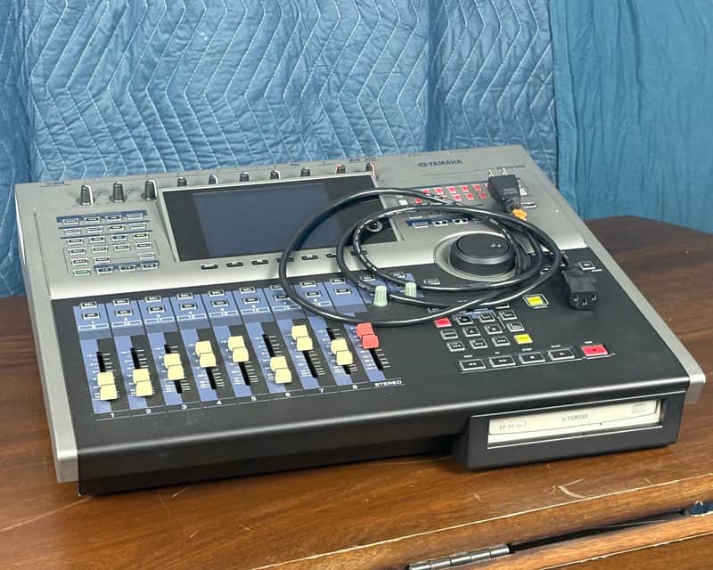 Yamaha AW2816 Professional Audio Workstation 16-Track Digital Recorder 2000s - Gray and Black image 1