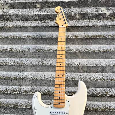 Fender Stratocaster Mexico LEFT image 3