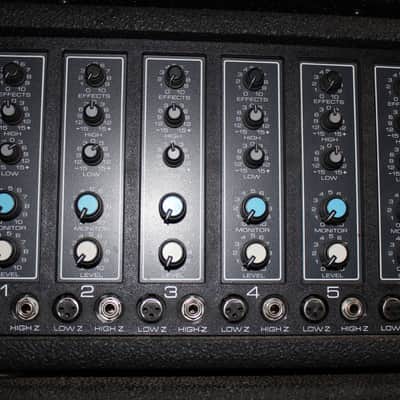Peavey XR600B / Powered Mixer 300 watts image 3