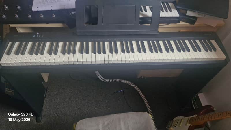 Roland FP-10 88-Key Digital Portable Piano 2019 - 2021 - Black image 1