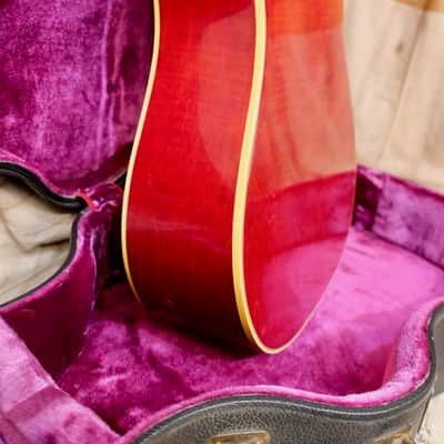 Gibson Dove 1965 - Sunburst image 10