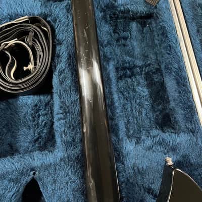 Used 2001 Rickenbacker 330 Black and White Hollow Body Electric Guitar 2001 Rickenbacler 330 2001 image 4