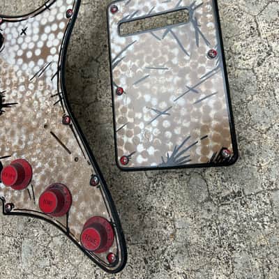 🎨 Custom Hand-Painted Stratocaster Pickguard Set (SSS) + Backplate — Rusted Relic Red-Core Design — 48/50/52mm Spacing image 6