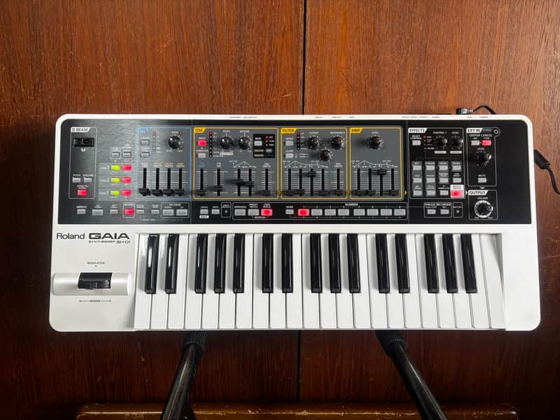 Roland SH-01 GAIA 37-Key Digital Synthesizer | Reverb