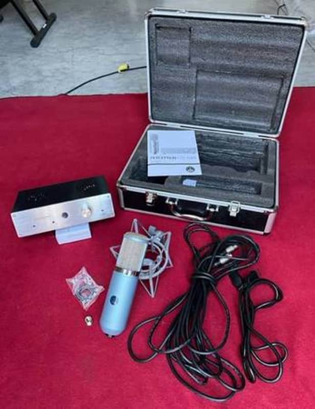 AKG P820 First Generation 2011 - Silver Blue image 1