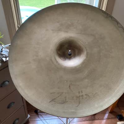 Unstamped Vintage 20" Zildjian ride (Assumed to be vintage Avedis) image 4