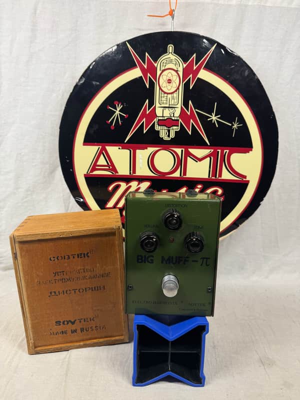 Electro-Harmonix x Sovtek " Green Russian " Big Muff π Pi version 7C 3rd Edition Distortion Fuzz Pedal with Original Wood Box - BM-1-01.00.001 ~2000 - Bubble Font / 6-Screw Chassis image 1
