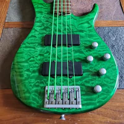 Peavey Fury V 5-string bass green image 1