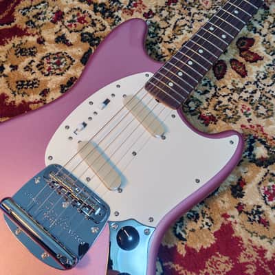*NEW IN BOX* 2026 Fender Japan ISHIBASHI FSR Traditional II '60s Mustang, Burgundy Mist Metallic Matching Headstock, Char Homage, 6,66 lbs !! MIJ JD26 image 6