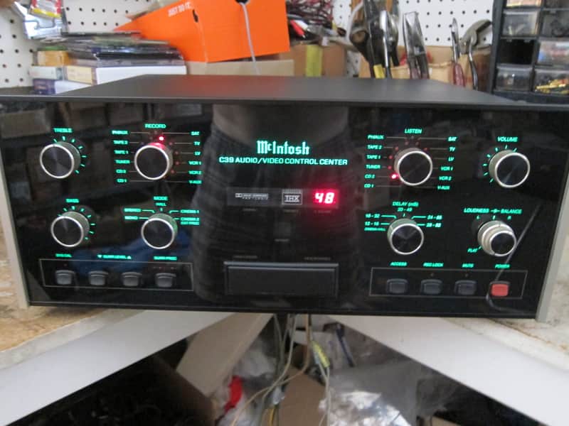 McIntosh C 39 6-Channel A/V Control Center image 1