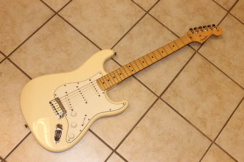 Fender Stratocaster 2006-2007 Cream Colored Made in USA Electric