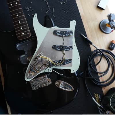 Fender Stratocaster with Rosewood Fingerboard and Lollar Pickups - 2004 image 25