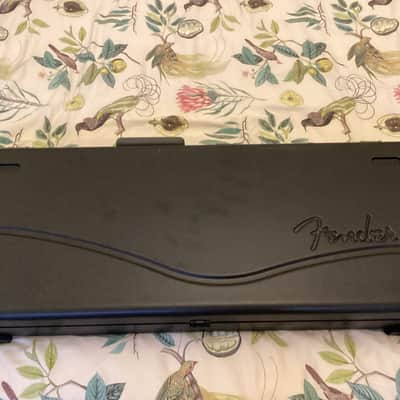 Fender Deluxe Molded Acoustasonic Stratocaster / Telecaster Hardshell Case 2010s - Black image 2