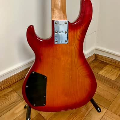 G&L L5500  1998 *Serial number B000056* image 4