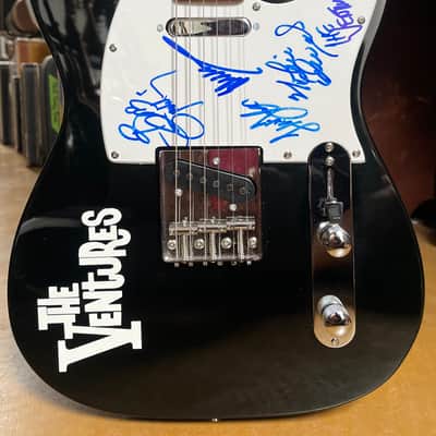 “THE VENTURES” Signed Electric Guitar w/ Proof Photos & G&G Hard Case image 1