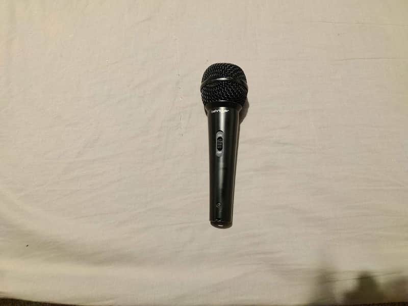 Behringer XM1800S Handheld Supercardioid Dynamic Vocal Microphone with On / Off Switch image 1