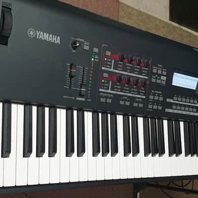 Yamaha MOXF8 88-Key Synthesizer Workstation image 3