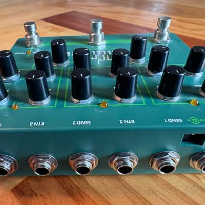 Electro-Harmonix Tri Parallel Mixer Effects Loop Mixer/Switcher 2019 - Present - Green image 8