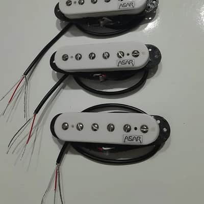 MINI P90 Mk II - HANDMADE STRAT SIZED NEODYMIUM MINI P90 PICKUP SET image 2