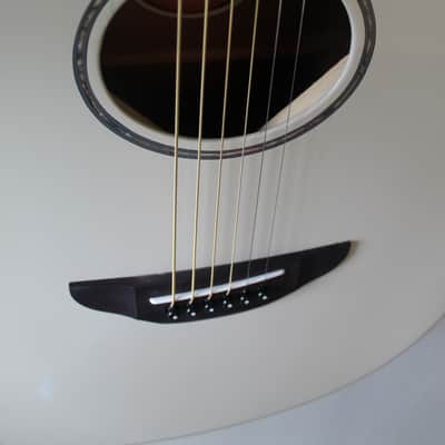 Brand New Yamaha APX600 Acoustic/Electric Guitar with Gig Bag - White image 6