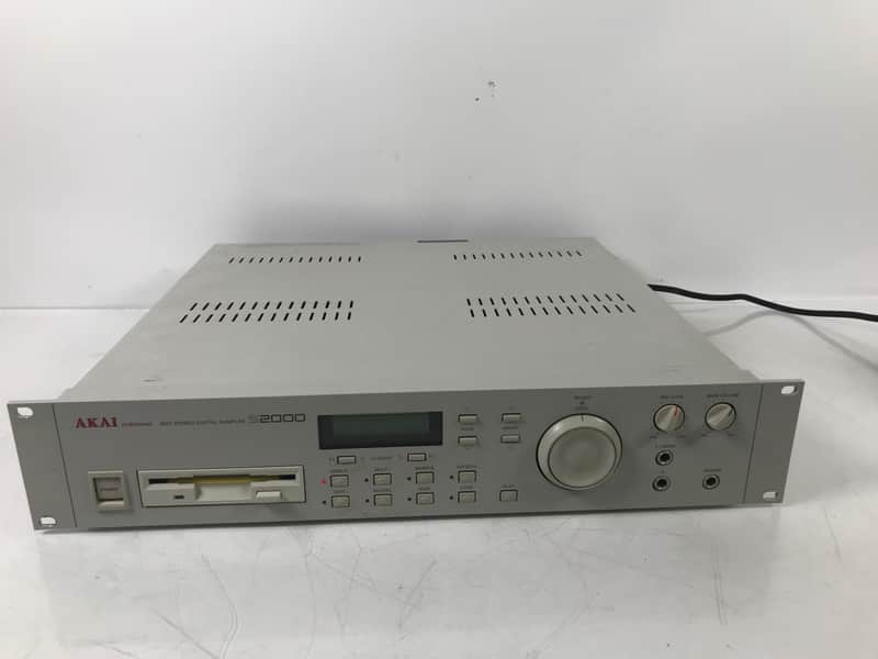 Akai S2000 Rack Mount MIDI Stereo Digital Sampler imagen 1