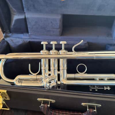 Bach Model LR180S37 Stradivarius Professional Bb Trumpet - Excellent Condition! image 4