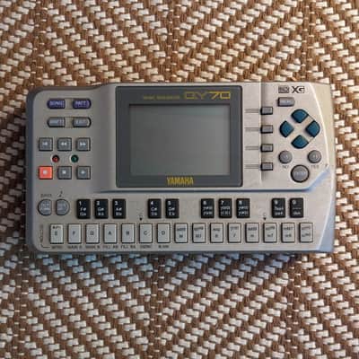 Yamaha QY70 1997 - Grey
