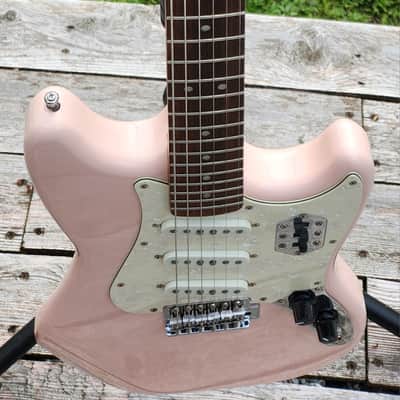Squier Paranormal Cyclone Shell Pink 2020s image 16