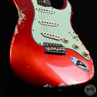 Fender Custom Shop Stratocaster '64 Heavy Relic from 2020 in Candy Apple Red with original hardcase image 2