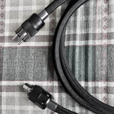 Matrix black 2 power cable - two meter image 4
