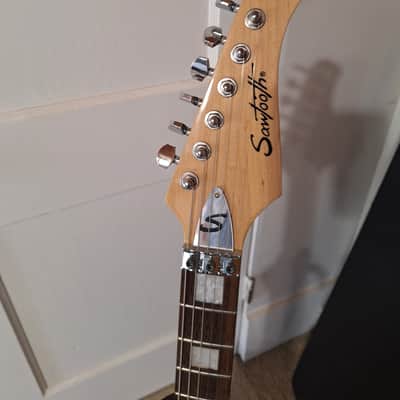 Sawtooth ES Hybrid Stratocaster 2000's - Gloss Metalic Red image 3