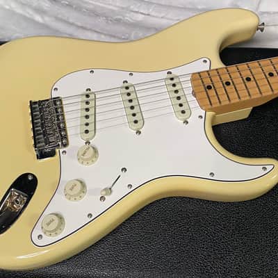 NEW! Fender Custom Shop '68 Reissue Stratocaster DLX - Closet Classic - Aged Vintage White - Handwound Pick-Ups - 7.8lbs - Authorized Dealer - G07637 image 4