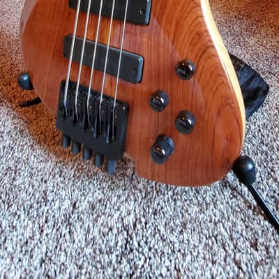 Roscoe Century 5 string headless image 3