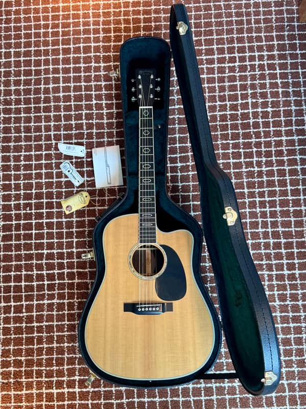 2015 Martin DC-Aura GT - East Indian Rosewood w/ OHSC, Fishman Aura+ image 1