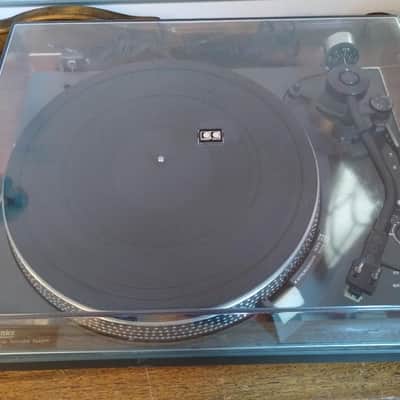 Technics SL2000 turntable in excellent condition - 1980's image 4